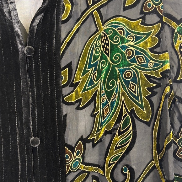 Bob Mackie Black Burnout Velvet Top with Floral Print/ Size medium - Picture 4 of 9